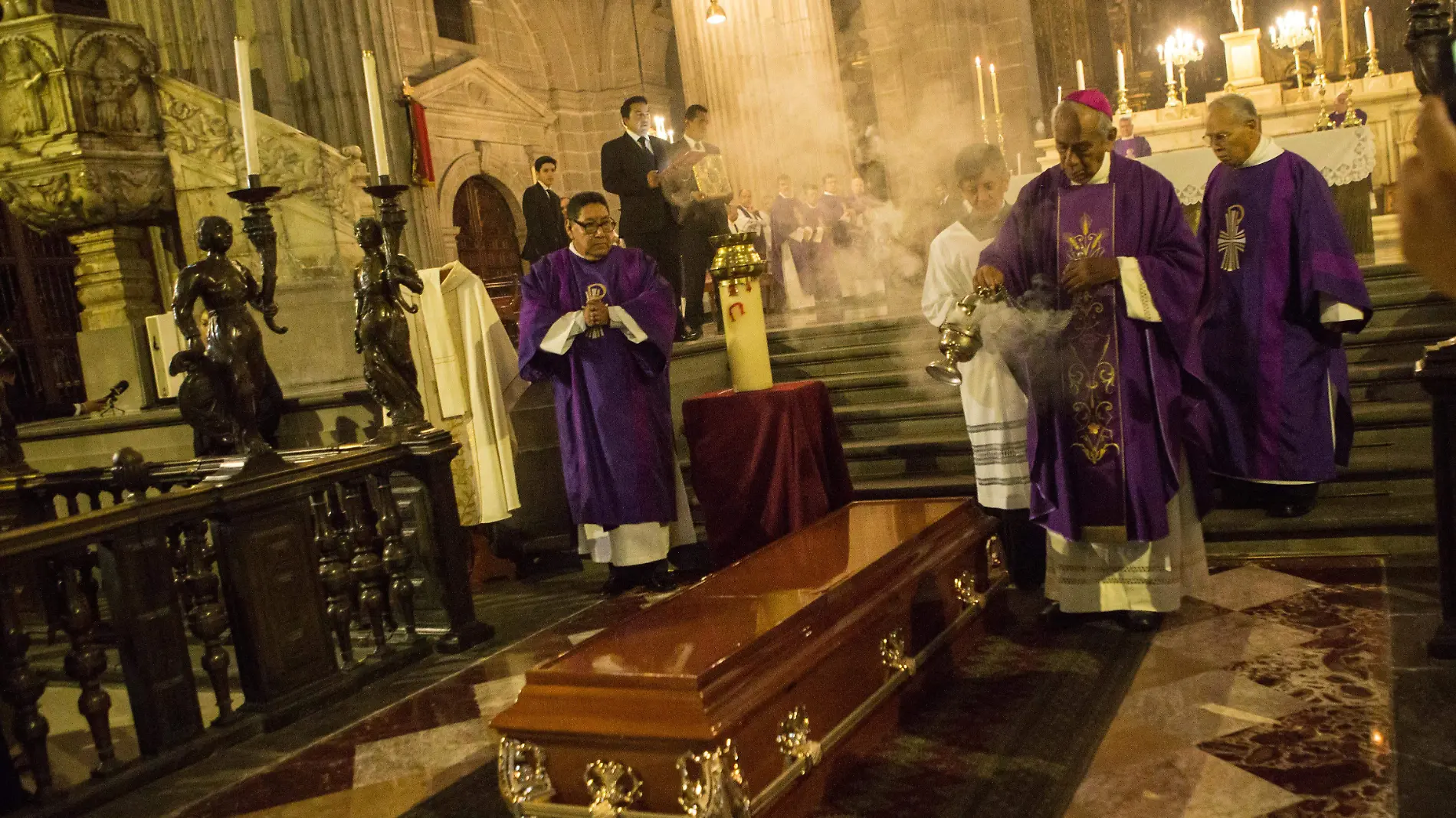 Curas sacerdotes padre